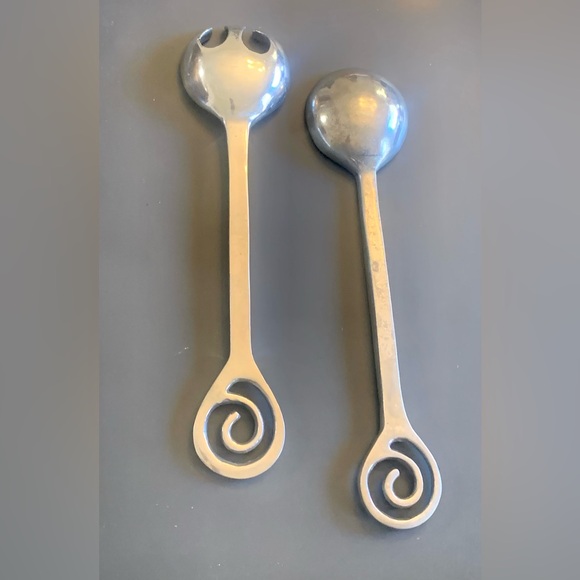 Vintage aluminum salad utensils fork spoon silver metal kitchen decor 13 x 3 in. - Picture 4 of 5